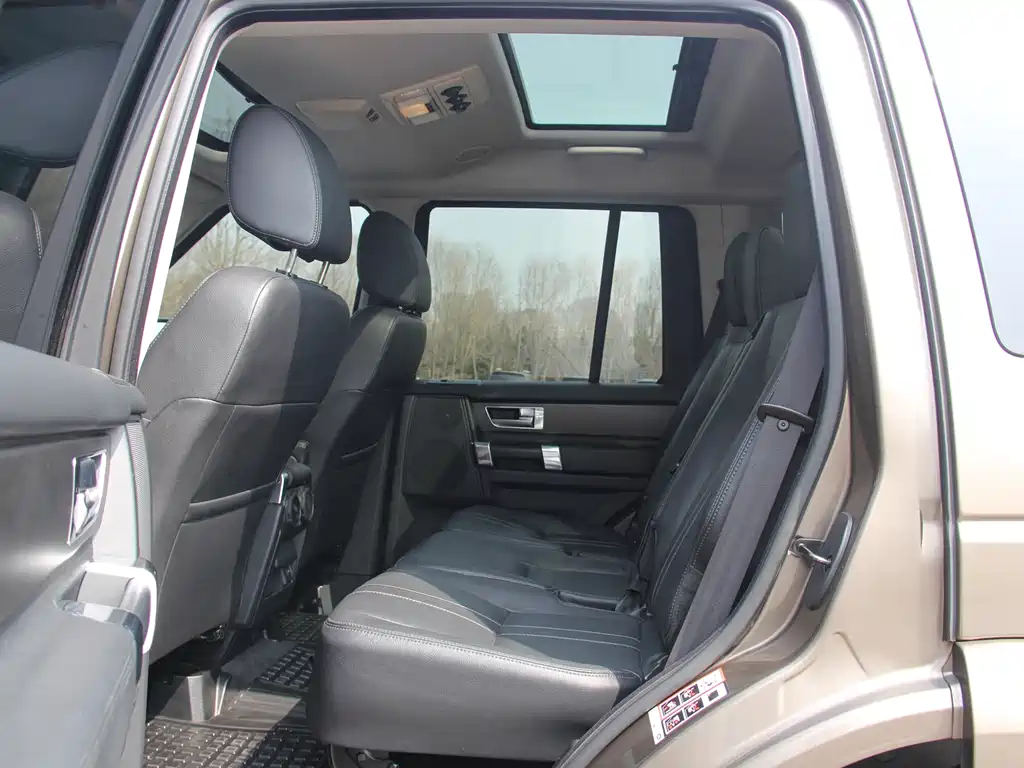 Land Rover Discovery 2014 — фото 14