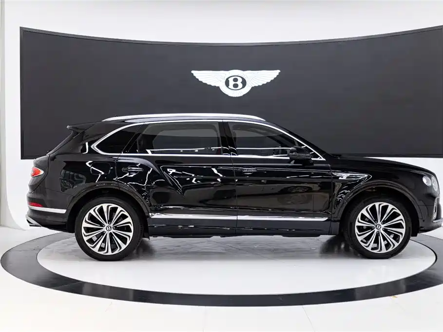 Bentley Bentayga 2023 — фото 8
