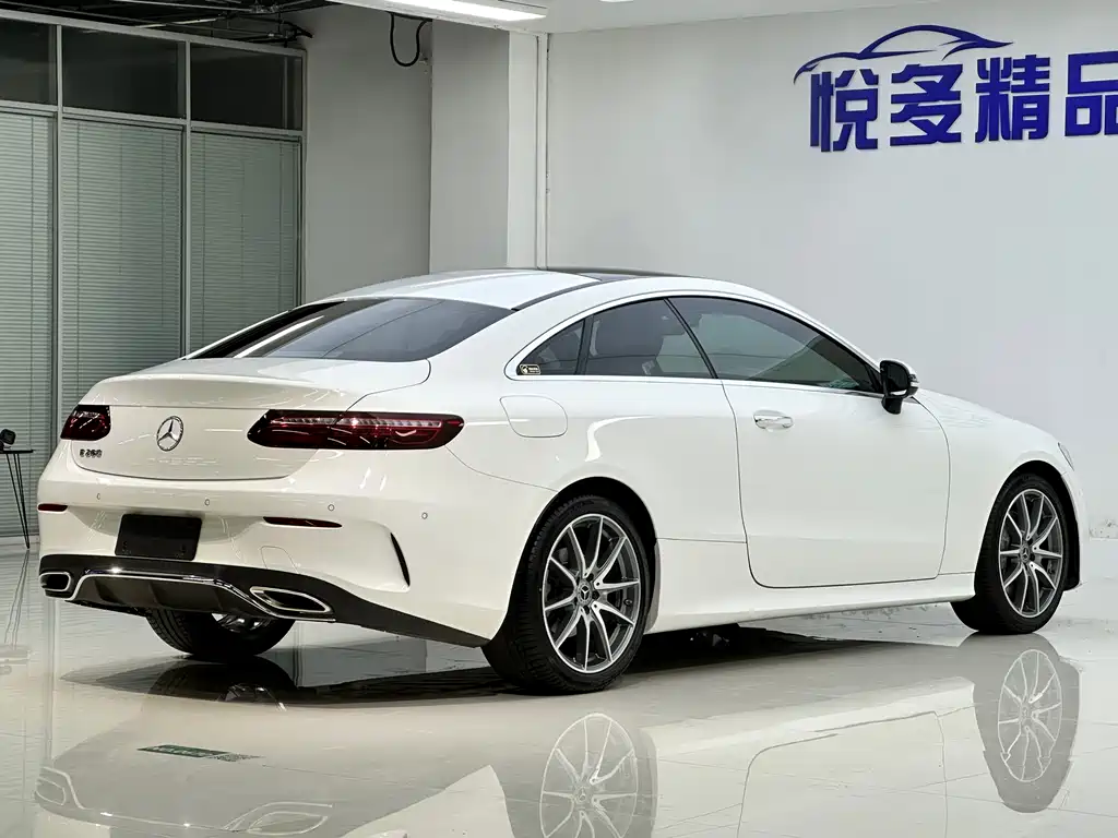 Mercedes-Benz E-Class 2023 — фото 9