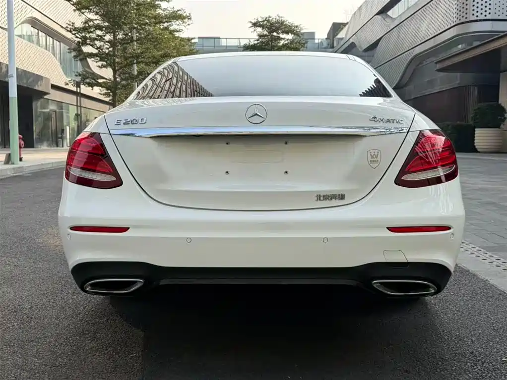 Mercedes-Benz E-Class 2017 — фото 18