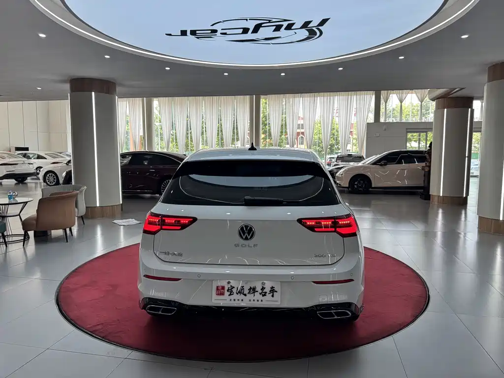 Volkswagen Golf 2024