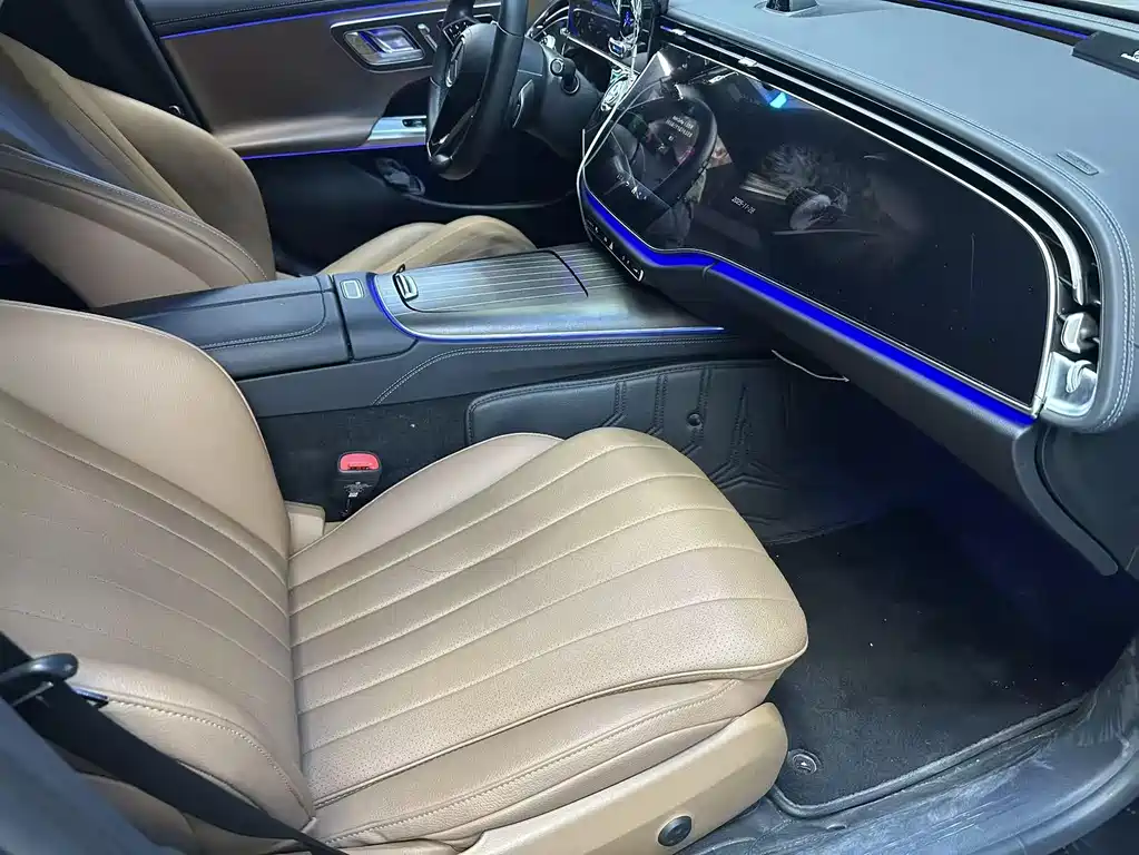 Mercedes-Benz E-Class 2025 — фото 18