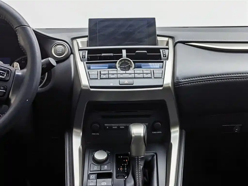 Lexus NX 2015 — фото 12