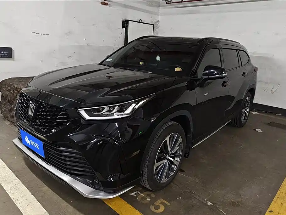 Toyota Crown Kluger 2025