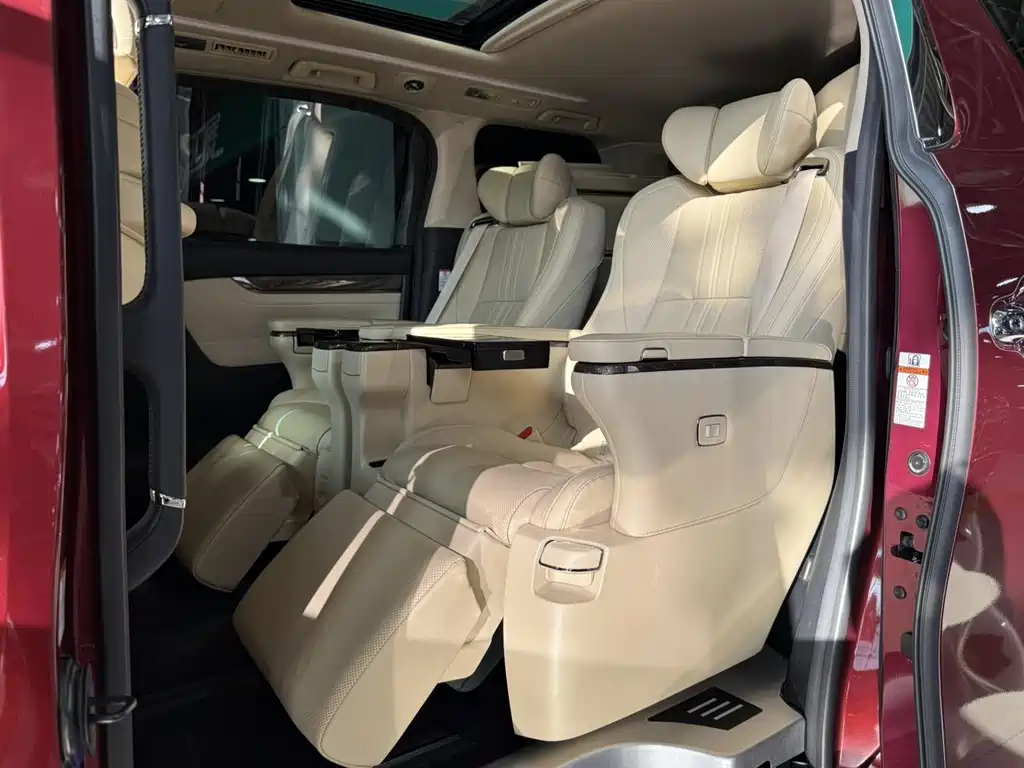 Toyota Alphard 2022 — фото 7