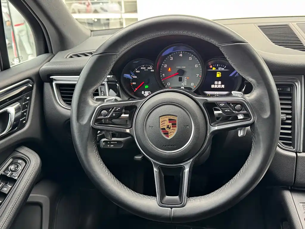 Porsche Macan 2016 — фото 17