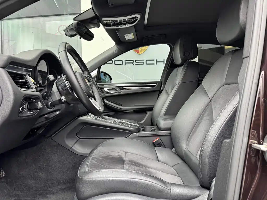Porsche Macan 2016 — фото 11