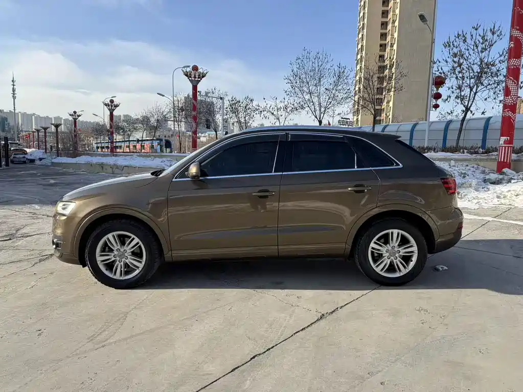 Audi Q3 2015 — фото 15