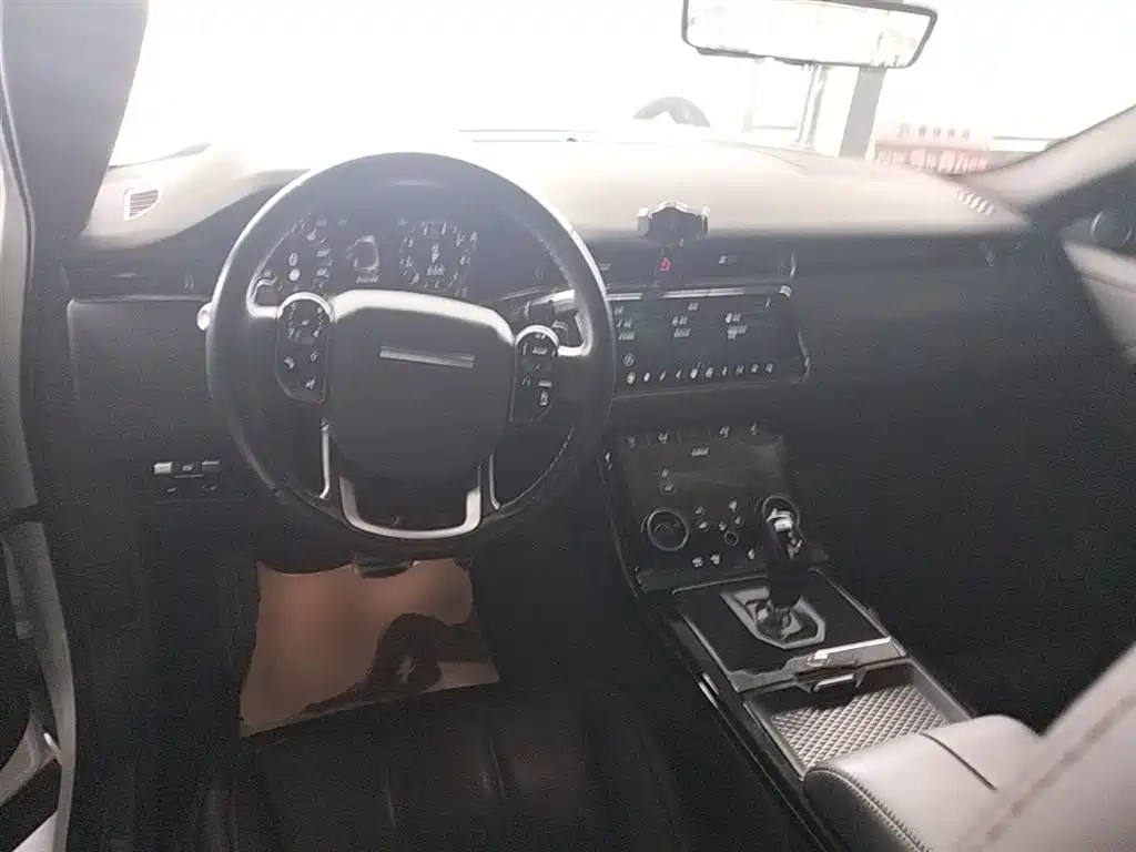Land Rover Evoque 2020 — фото 10