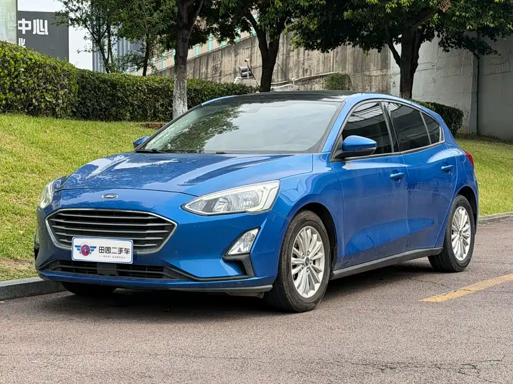 Ford Focus 2019 — фото 1