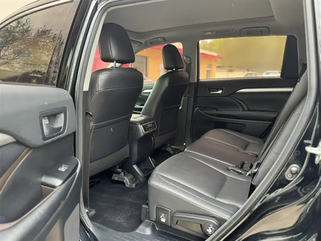 Toyota Highlander 2017 — фото 15