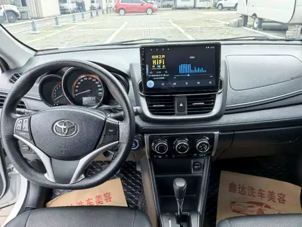Toyota Yaris L 2022