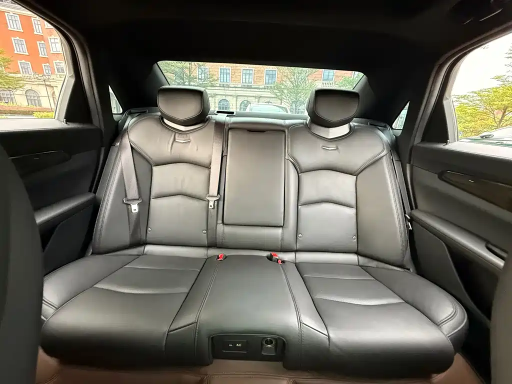 Cadillac CT6 2022 — фото 12