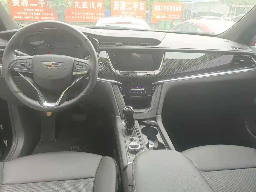 Cadillac XT6 2022 — фото 10