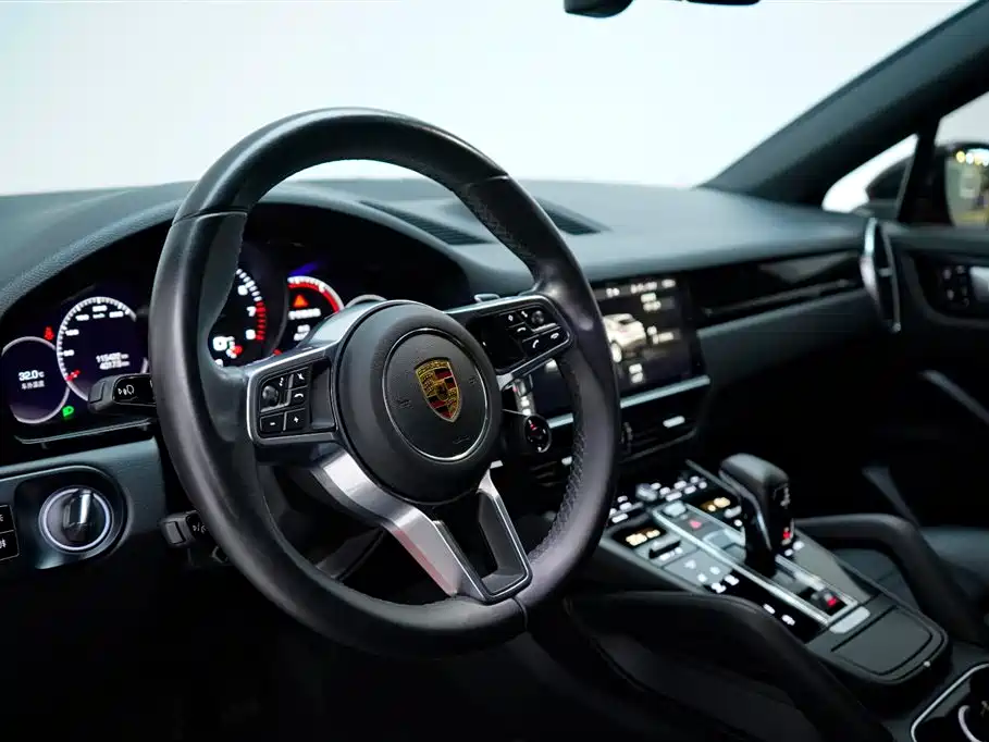 Porsche Cayenne 2021 — фото 12