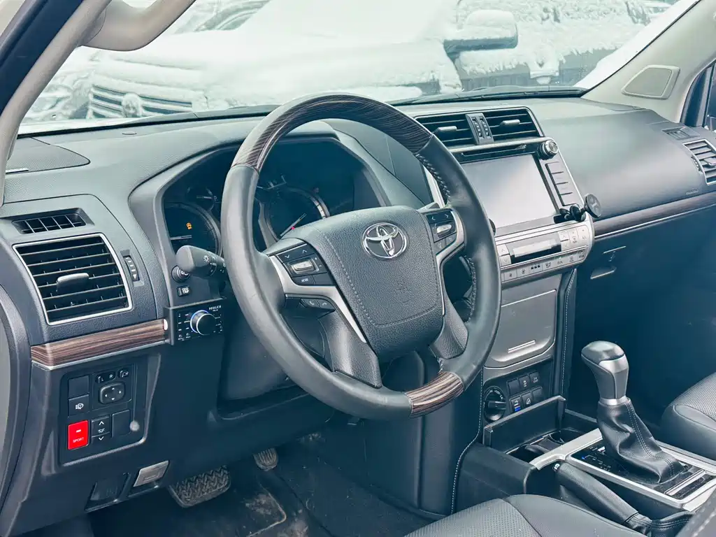 Toyota Prado 2019 — фото 8
