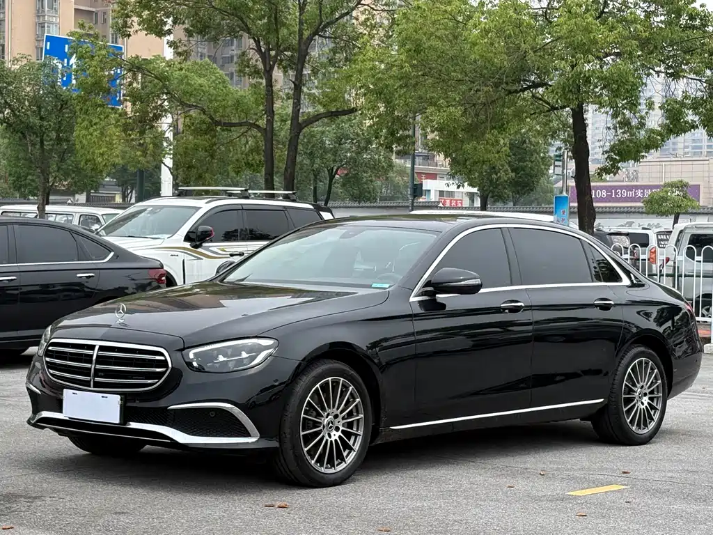 Mercedes-Benz E-Class 2023 — фото 1