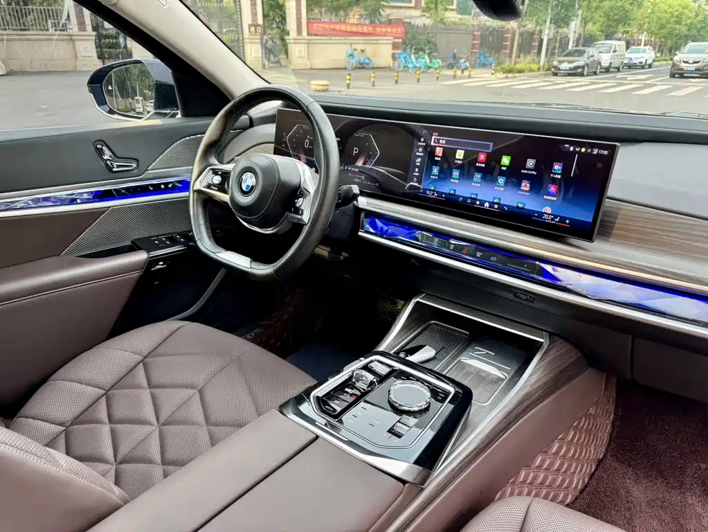 BMW 7 Series 2024 — фото 11