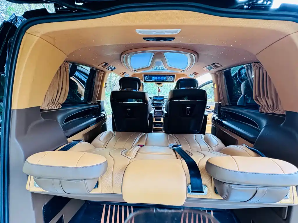 Mercedes-Benz Vito 2022 — фото 16