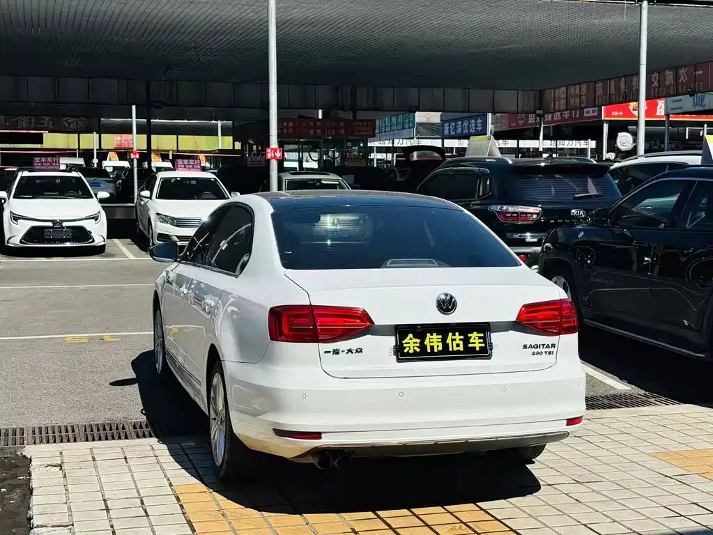 Volkswagen Sagitar 2019