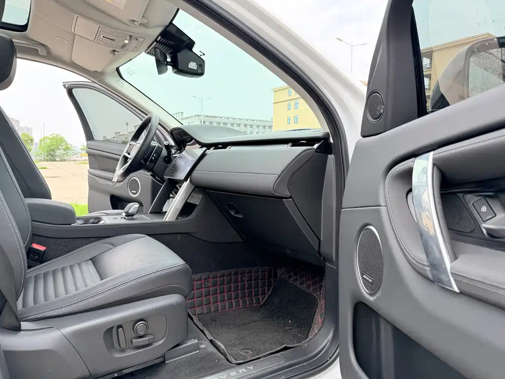Land Rover Discovery Sport 2025 — фото 12
