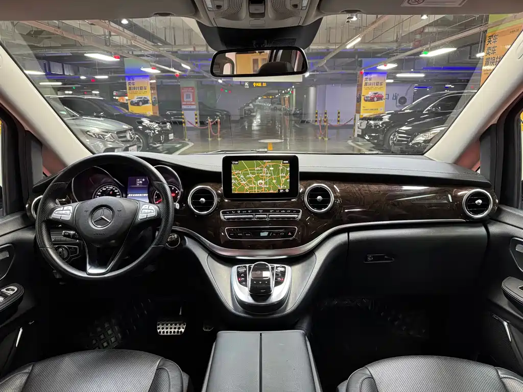 Mercedes-Benz V-Class 2018 — фото 20