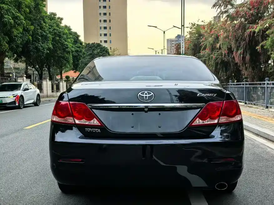 Toyota Camry 2008 — фото 8
