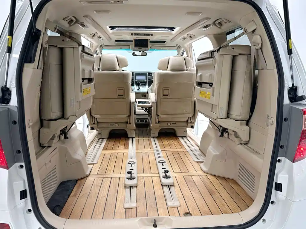 Toyota Alphard 2014 — фото 17