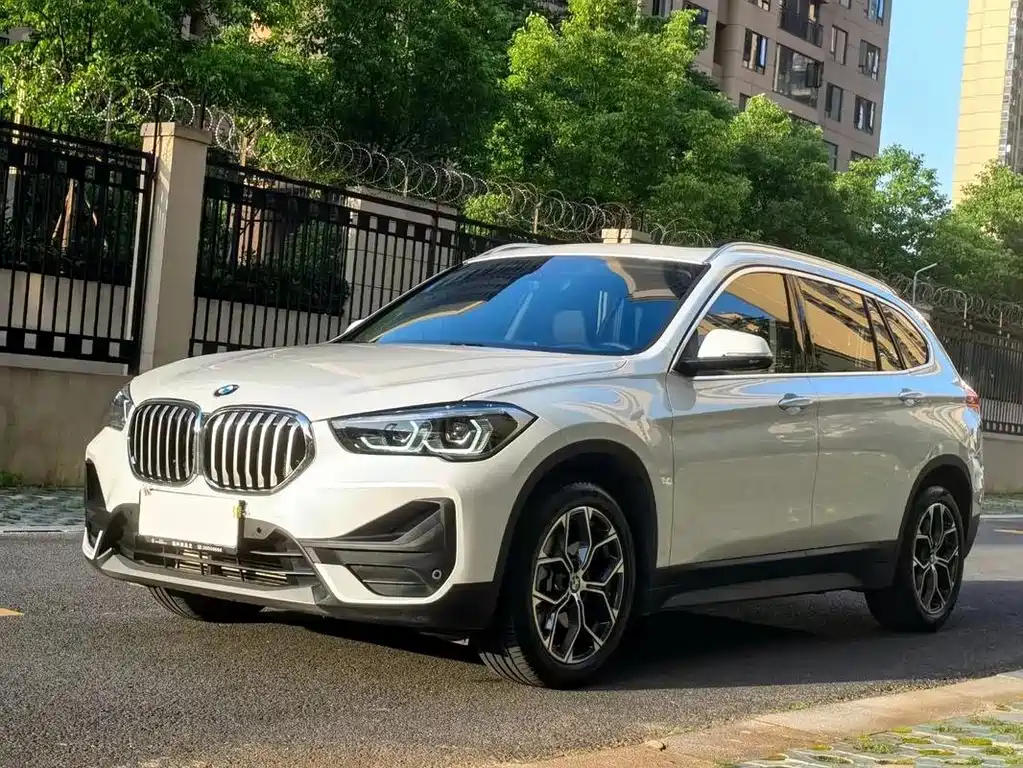 BMW X1 2022 — фото 1