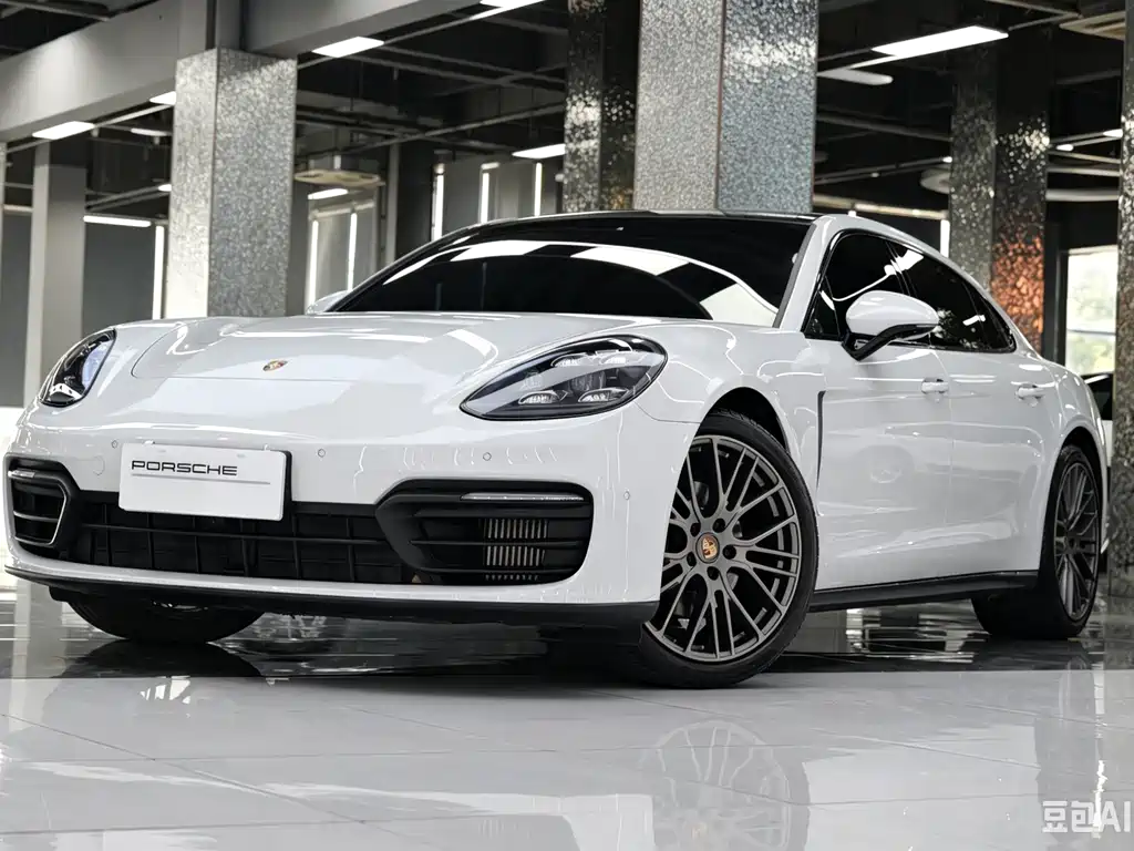 Porsche Panamera 2023 — фото 1