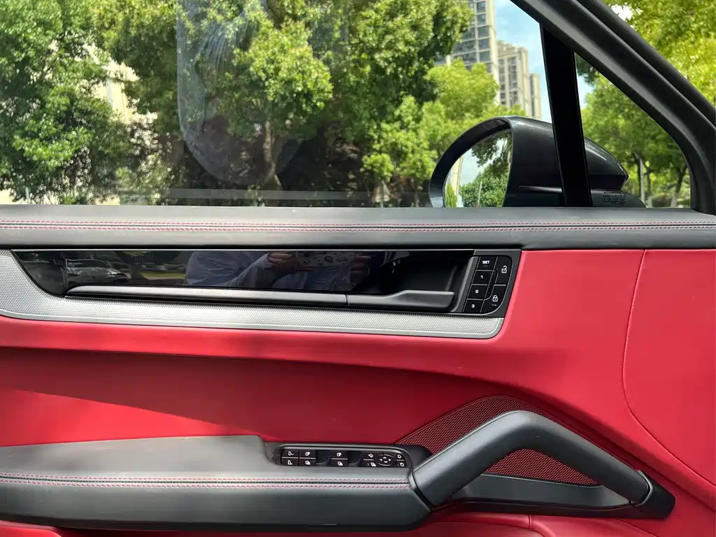 Porsche Cayenne 2025 — фото 13