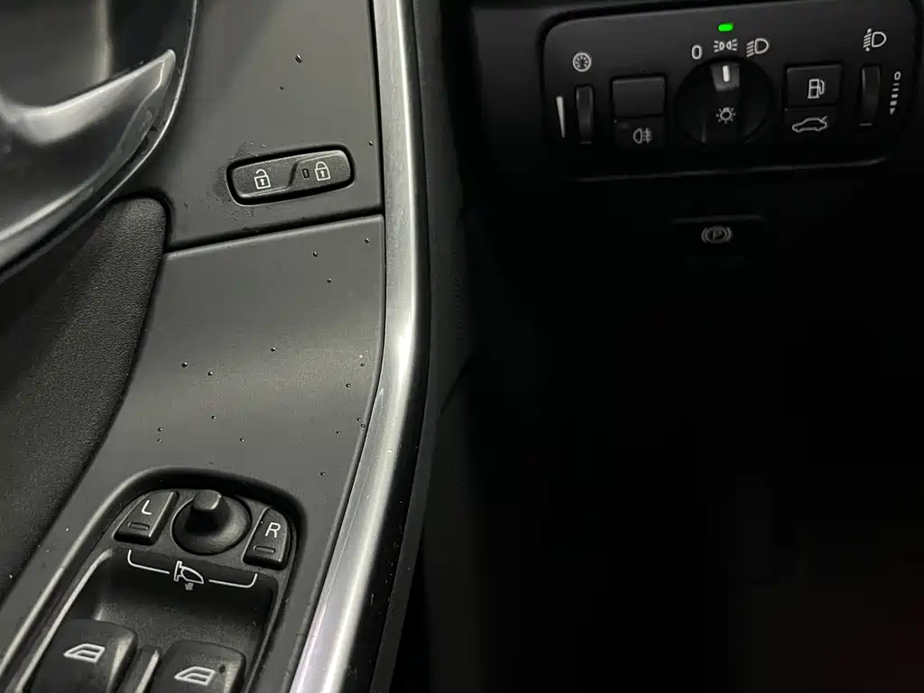 Volvo S60 2013 — фото 11
