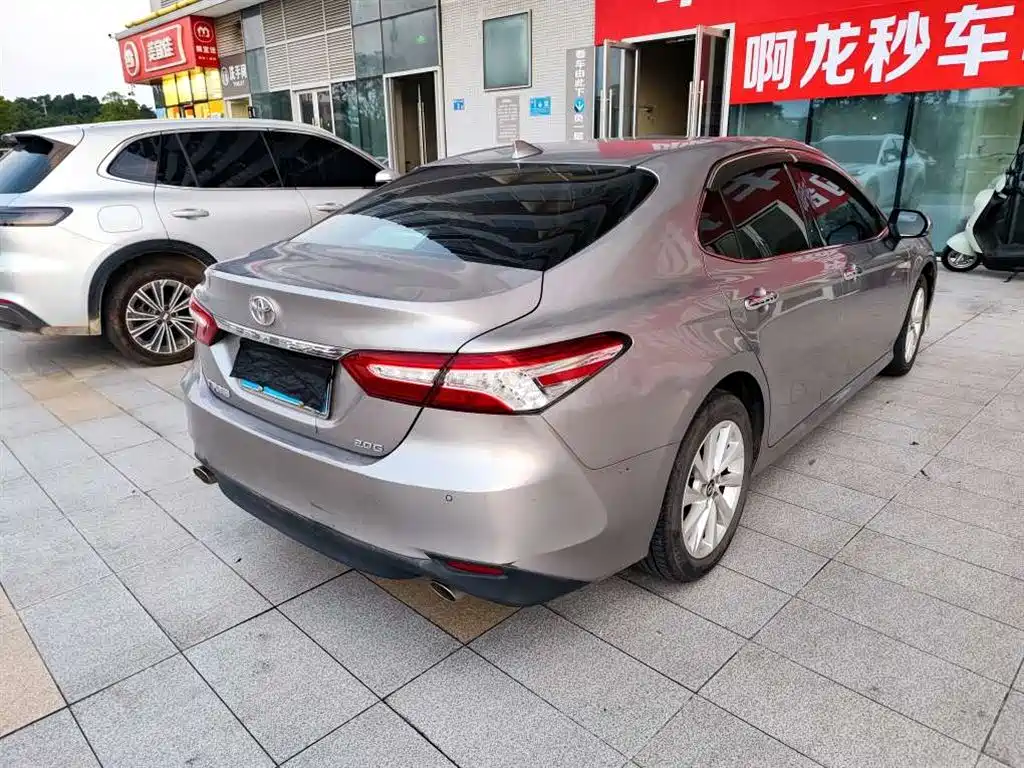 Toyota Camry 2021 — фото 4