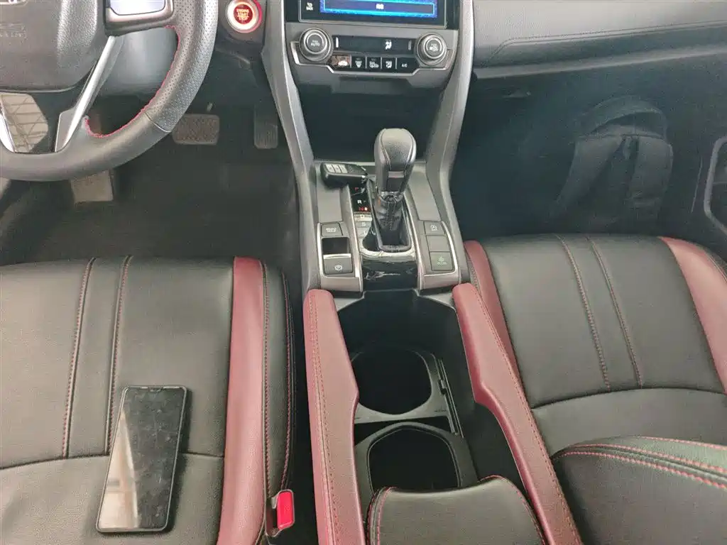 Honda Civic 2022 — фото 10