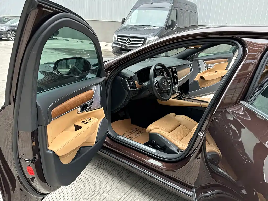 Volvo S90 2017 — фото 9