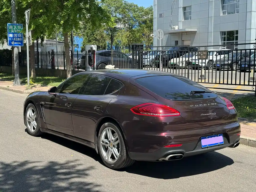 Porsche Panamera 2014 — фото 24