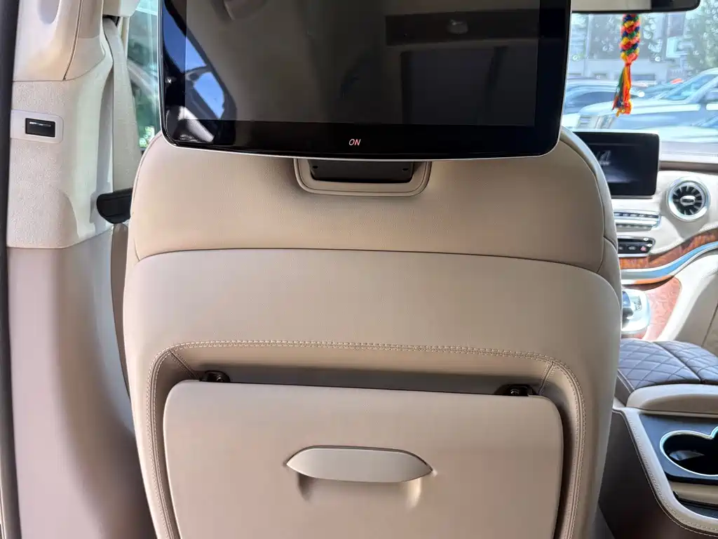 Mercedes-Benz V-Class 2020 — фото 18