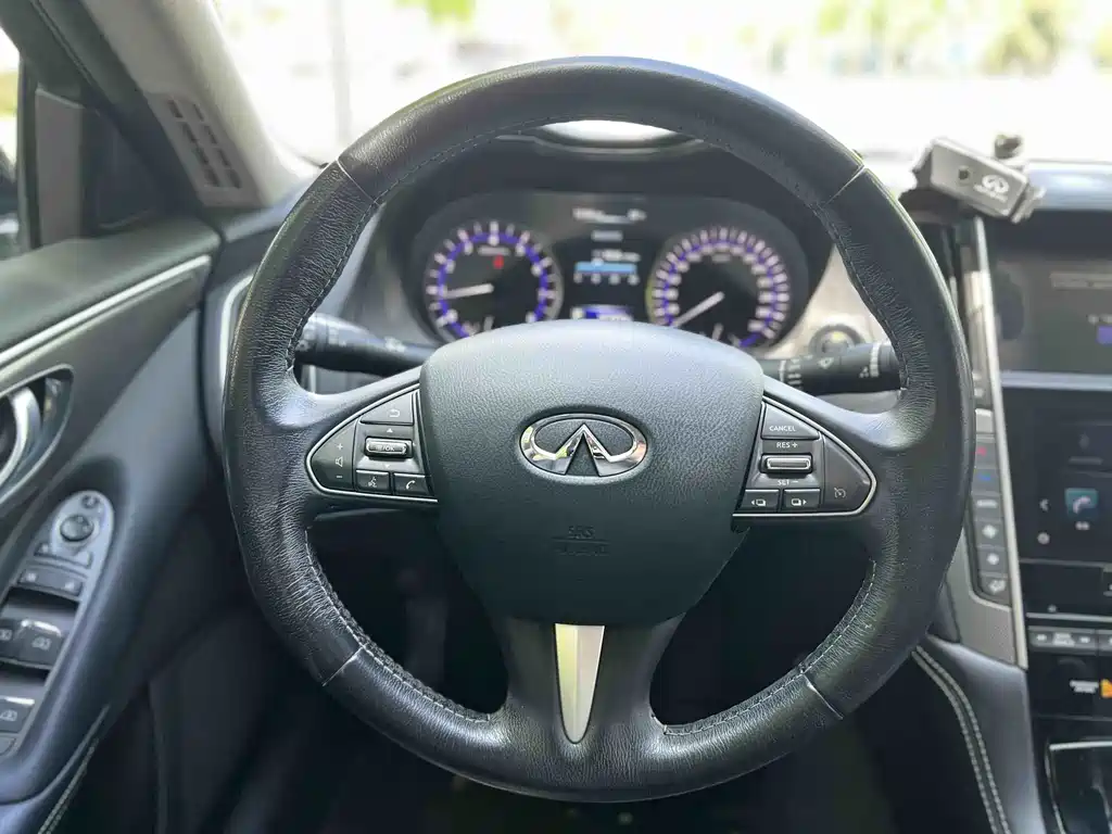 Infiniti Q50L 2017 — фото 19