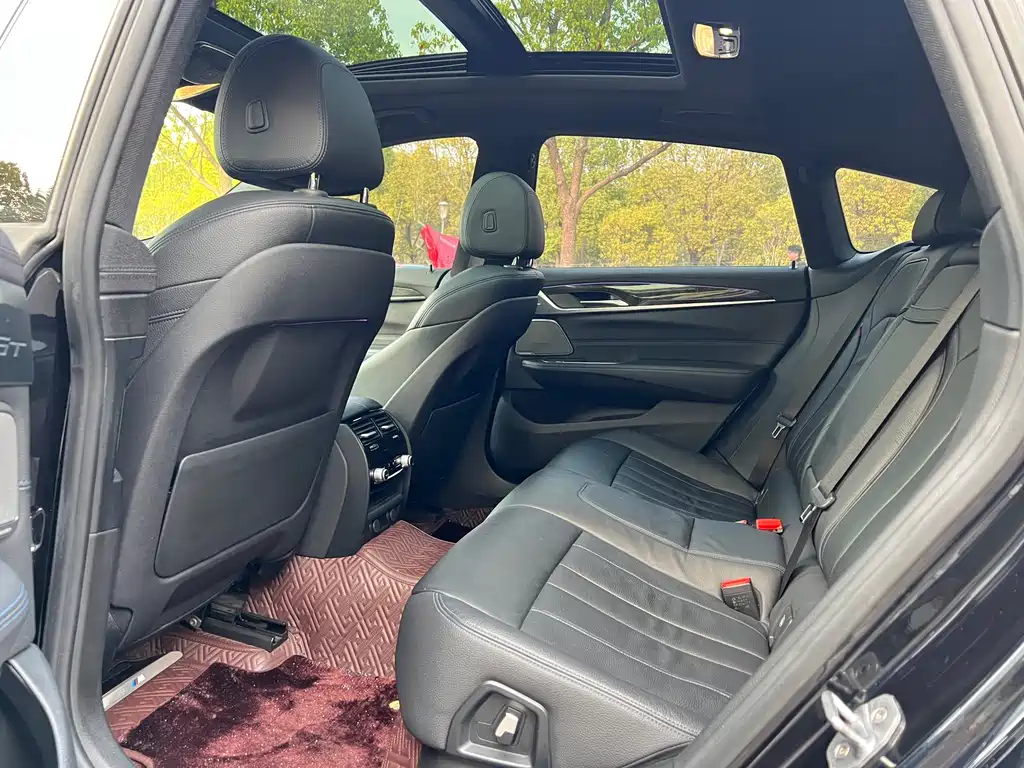 BMW 6 Series GT 2019 — фото 11