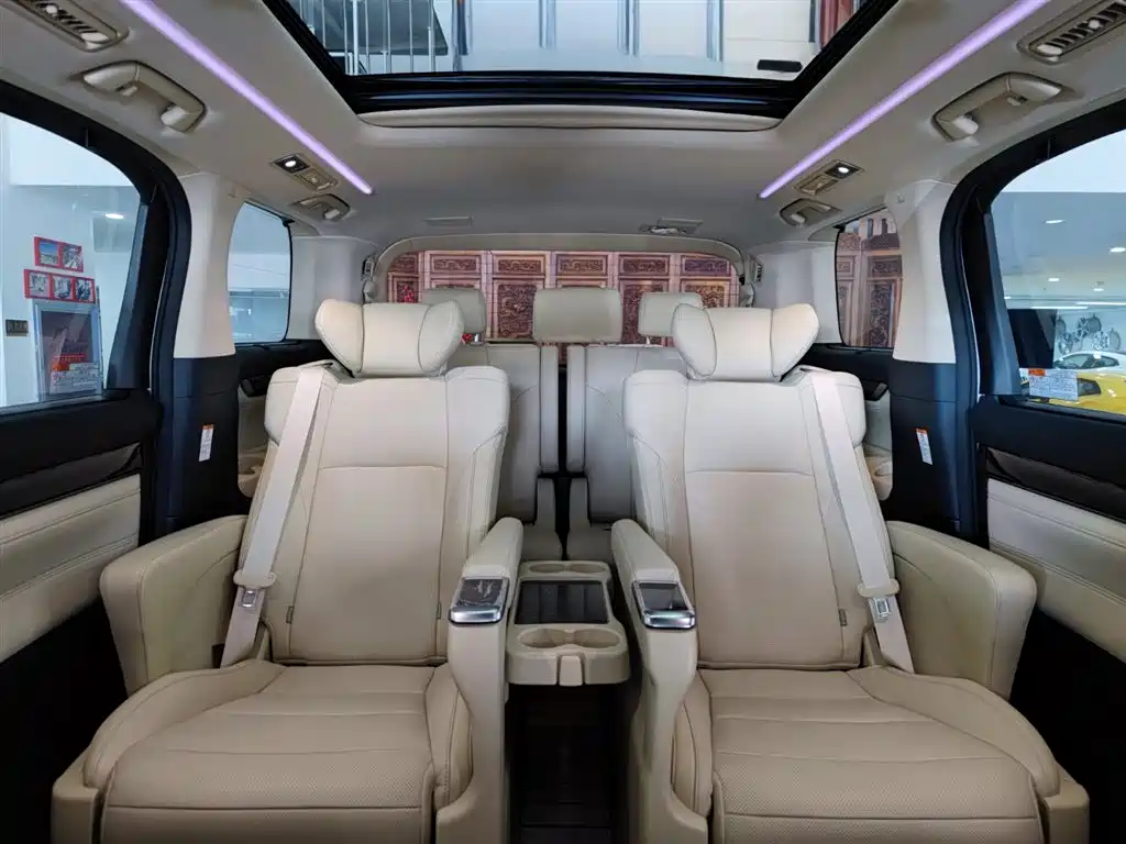 Toyota Alphard 2018 — фото 8