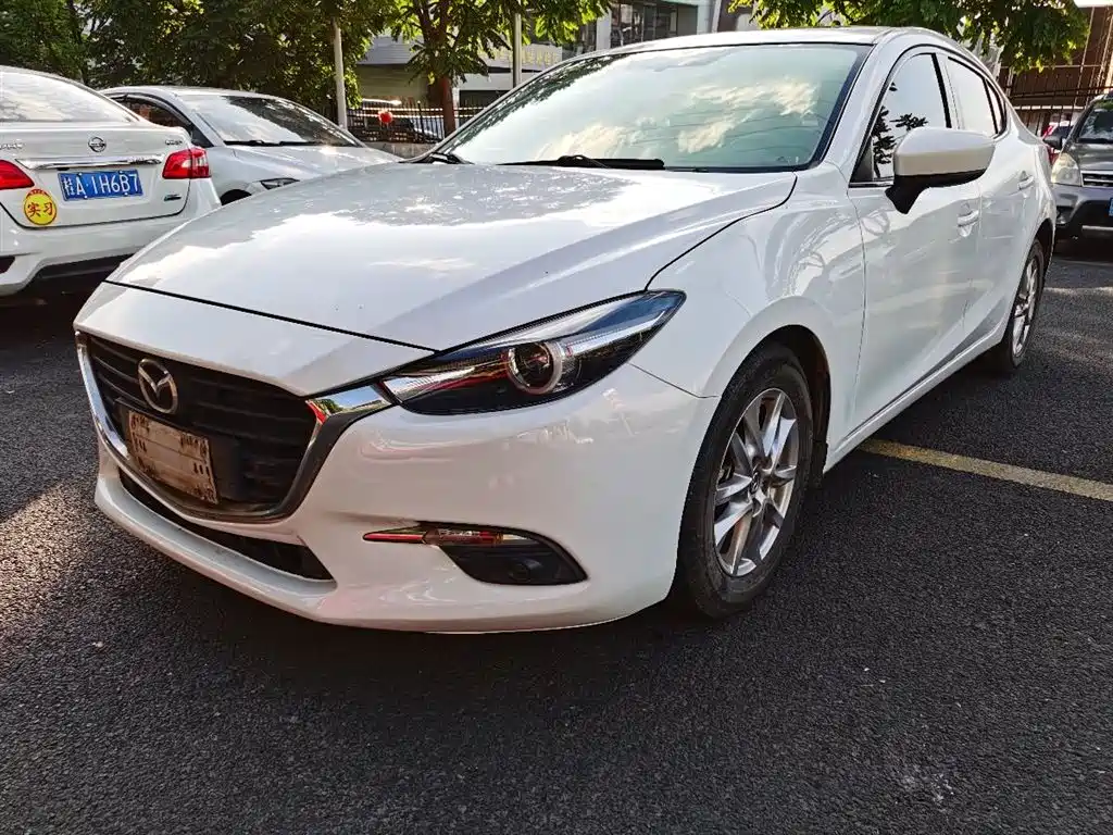 Mazda 3 Axela 2017 — фото 1