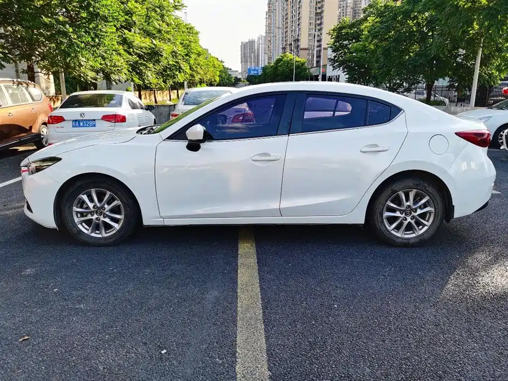Mazda 3 Axela 2017 — фото 4