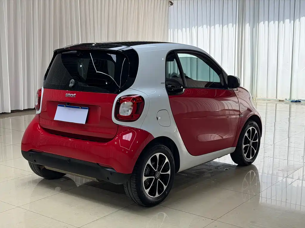 smart Fortwo 2017 — фото 19