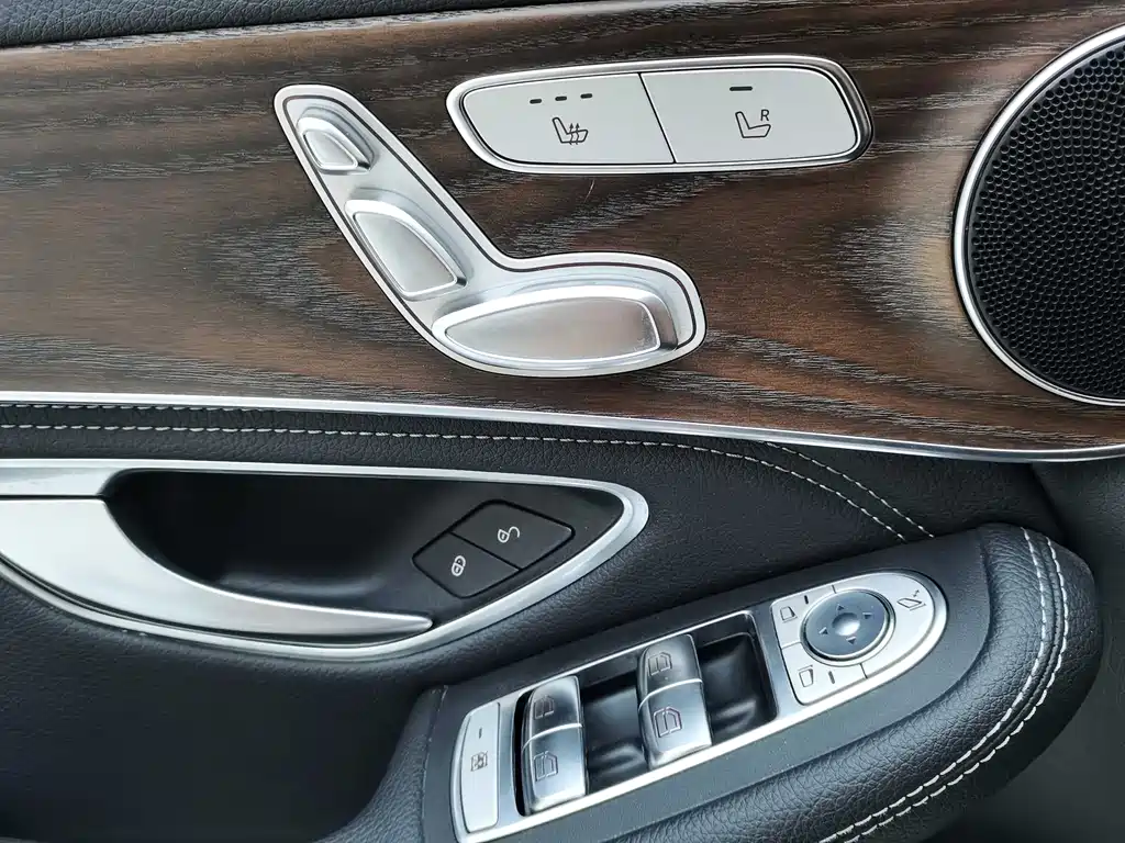 Mercedes-Benz GLC 2020 — фото 18