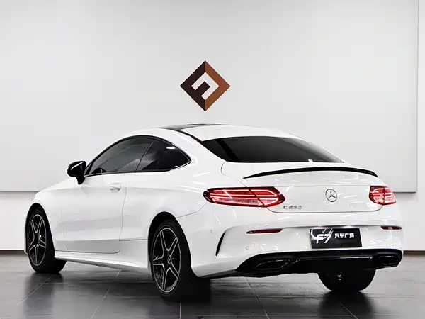 Mercedes-Benz C-Class 2022