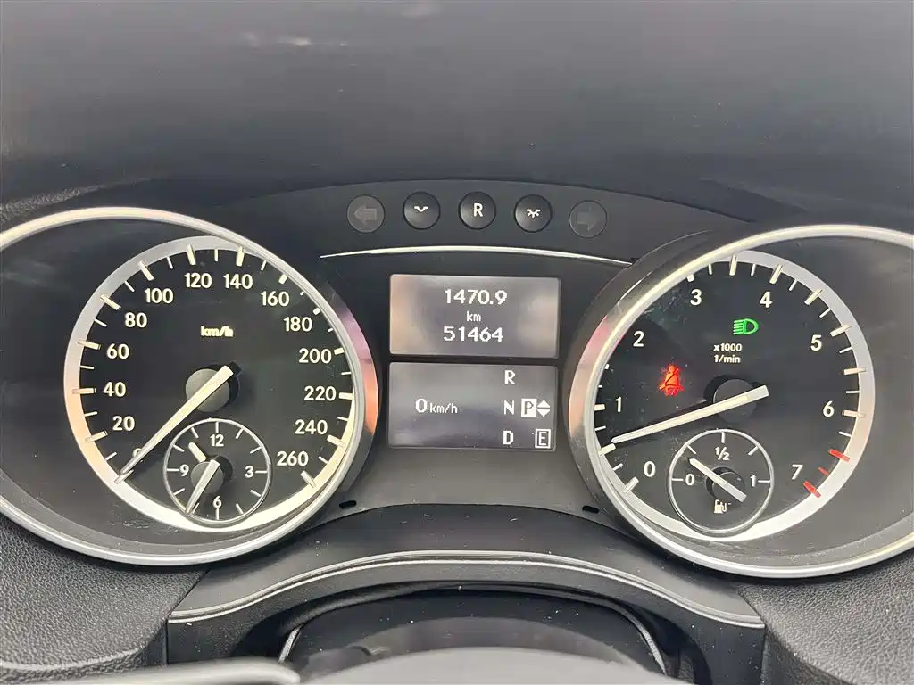 Mercedes-Benz R-Class 2017 — фото 18