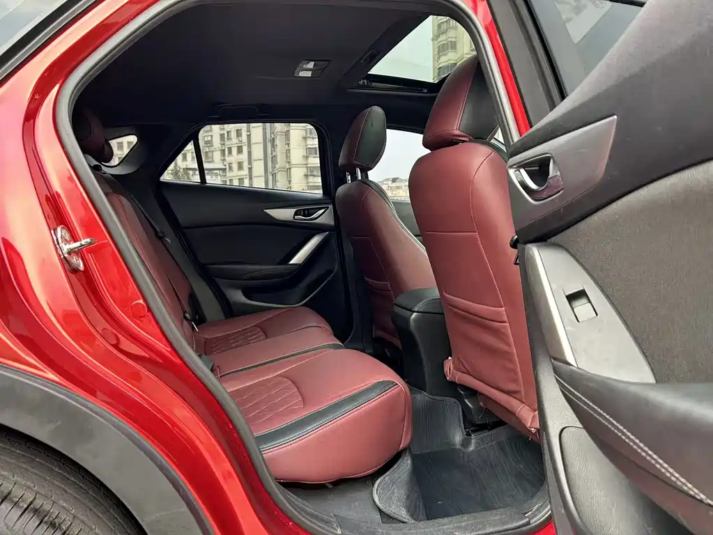 Mazda CX-4 2017 — фото 19