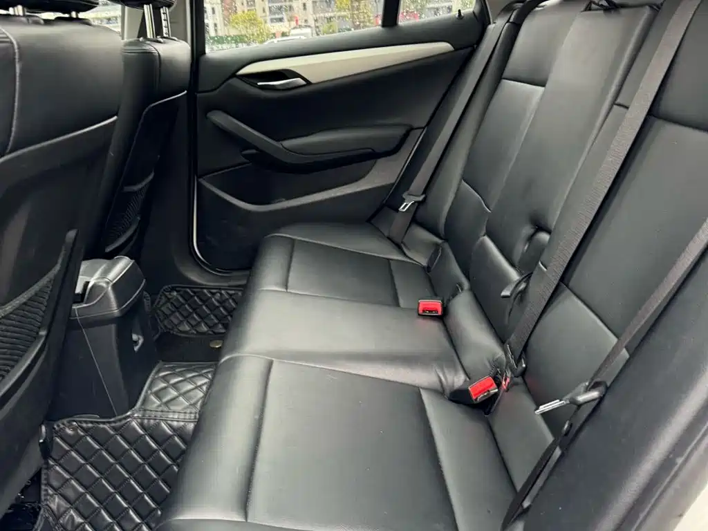 BMW X1 2014 — фото 12