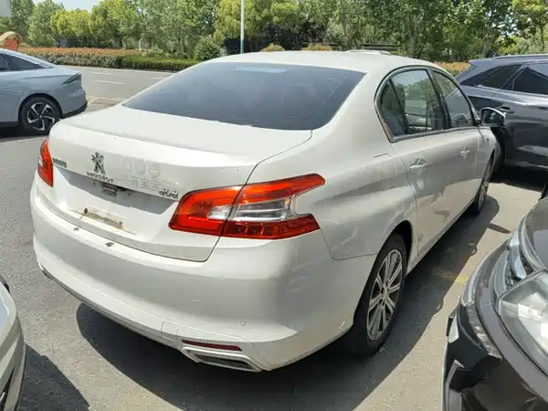 Peugeot 408 2016