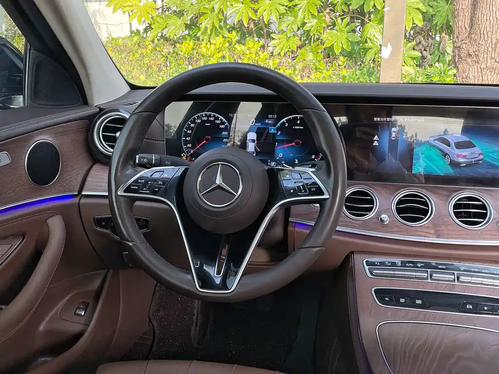 Mercedes-Benz E-Class 2021 — фото 16